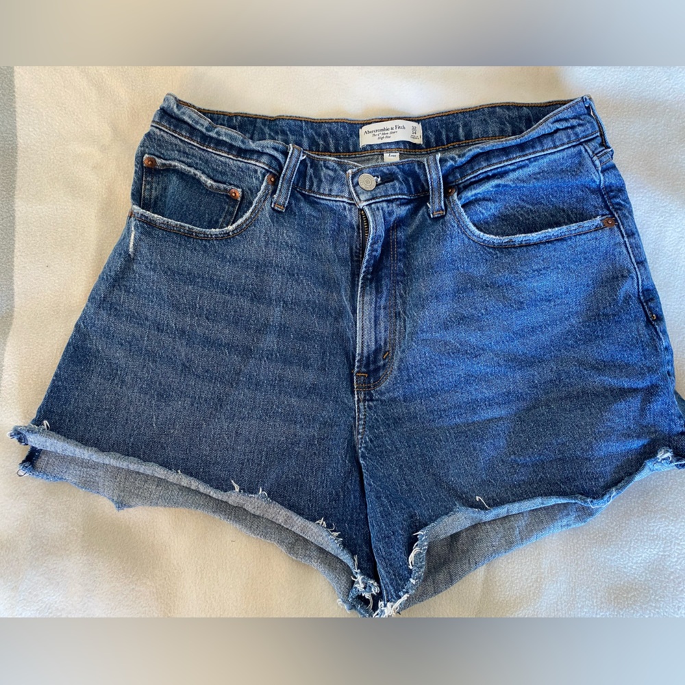 ABERCROMBIE & FITCH 4” MOM SHORTS HIGH RISE - CURVE LOVE SIZE 32/14